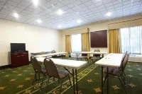 Holiday Inn Express & Suites Hearne Hotels in Franklin