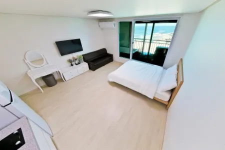 Goseong Big Island Pension Отели в г. Косон
