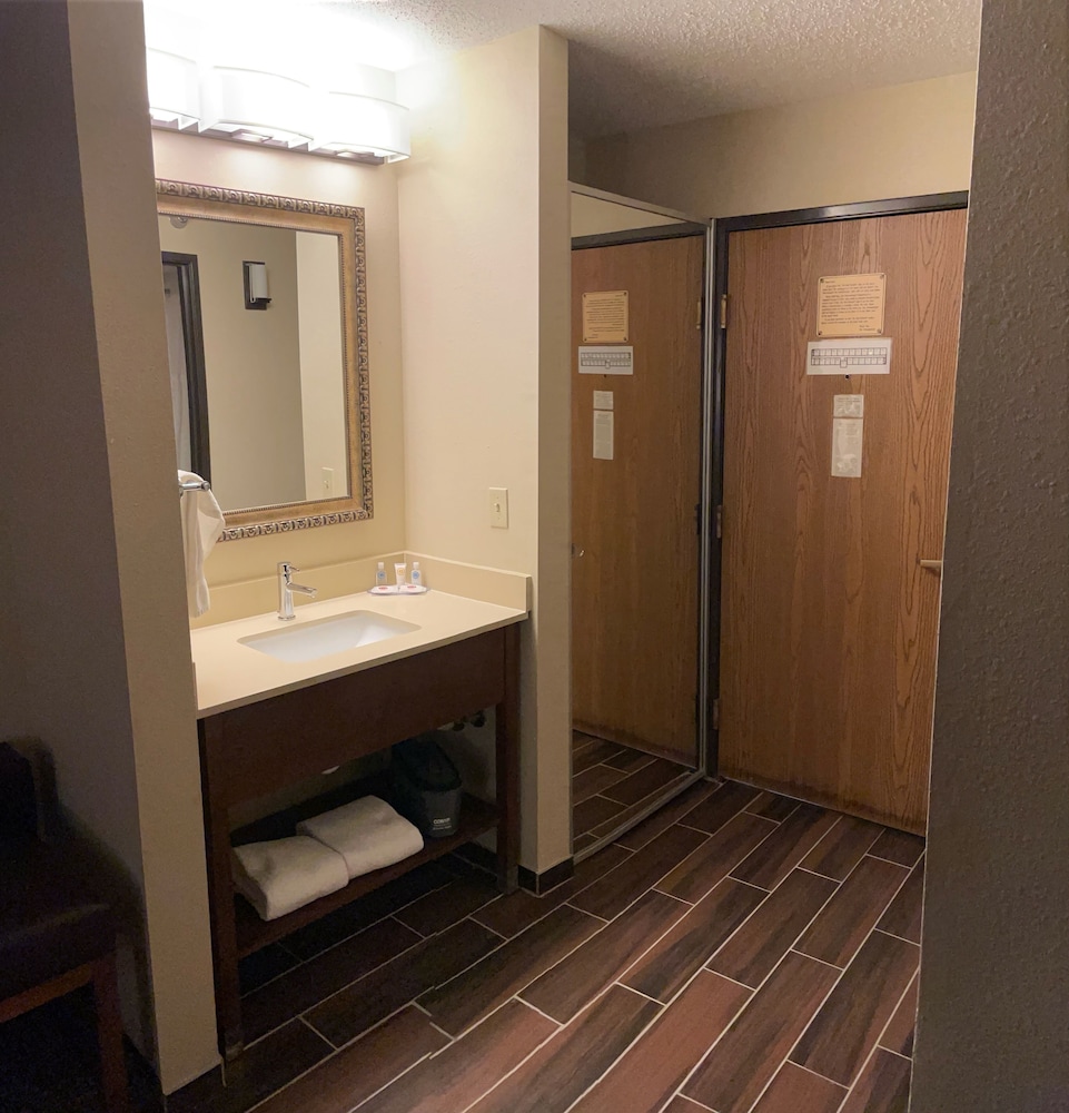 Comfort Inn Grove City