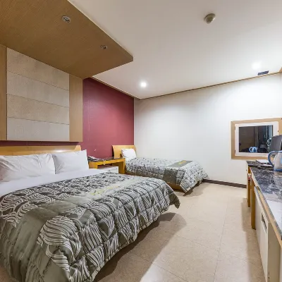 Daejeon Yuseong 500 Hotels near Noeun Station