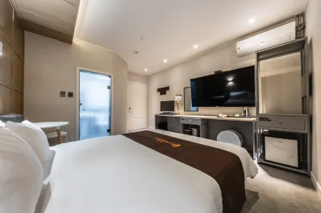 Ansan (Gojandong) Casamia Отели рядом с достопримечательностью «Ansan Botanical Garden»