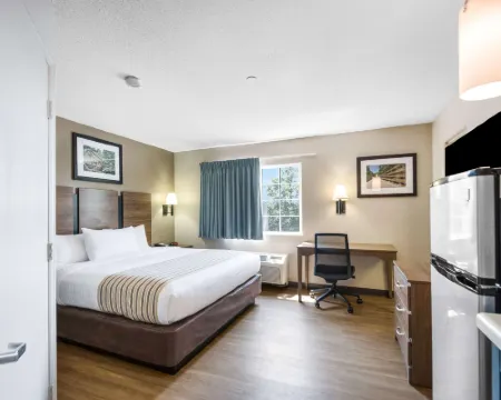 Suburban Studios Sterling - Washington Dulles Hotels in Potomac