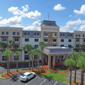 Staybridge Suites ORLANDO ROYALE PARC SUITES by IHG Отели рядом с достопримечательностью «Парк аттракционов Олд-Таун»