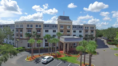 Staybridge Suites Orlando Royale Parc Suites Отели рядом с достопримечательностью «Олд Таун»
