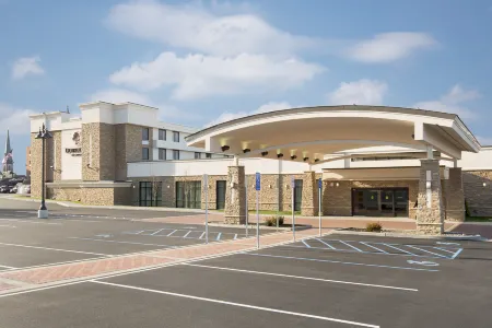 DoubleTree by Hilton Schenectady Downtown