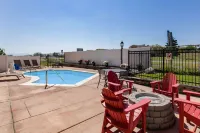 La Quinta Inn & Suites by Wyndham Helena - Swimmingpools