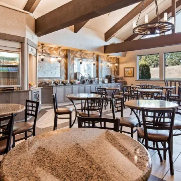 Best Western Plus Silver Saddle Inn