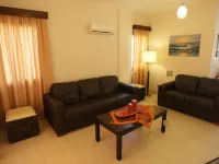 A Three-Bedroom Villa with a Private Pool and Landscaped Garden. Wi-Fi. Hotels in Pissouri