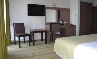 Hotel Pod Dębem