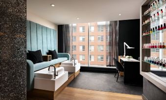 HUMANITI HOTEL MONTREAL, AUTOGRAPH COLLECTION