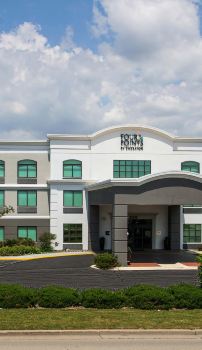 Top Hotels in Neenah, WI