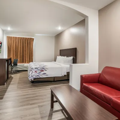 Red Roof Inn & Suites Lake Charles Hotels near Northgate Shopping Center