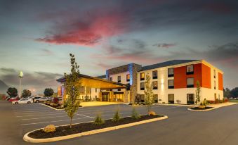 Holiday Inn Express & Suites Troy