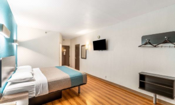 Motel 6 Lewisville, TX - Medical City