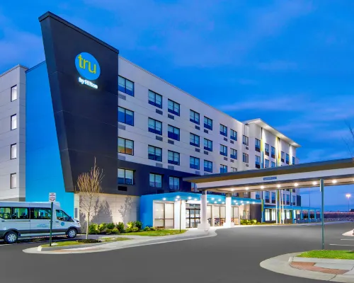Tru by Hilton Ashburn One Loudoun Hotels in Ashburn