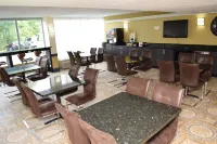 Baymont by Wyndham Addison Hotels in Addison