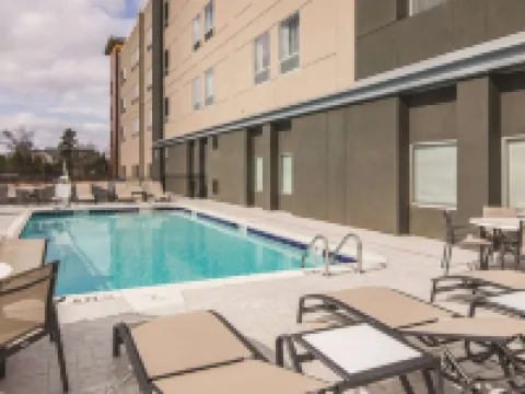 La Quinta Inn & Suites by Wyndham Atlanta South - McDonough Hotels in Henry County