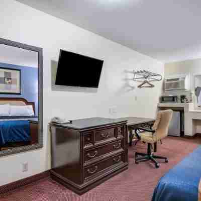 Rodeway Inn & Suites Blythe I-10 Rooms