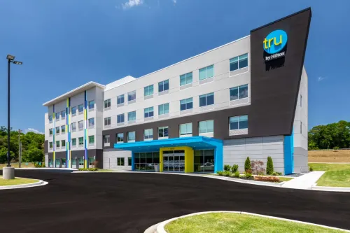 Tru by Hilton Seneca Clemson - parking