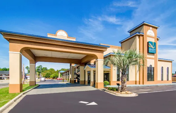 品質酒店及套房湖城