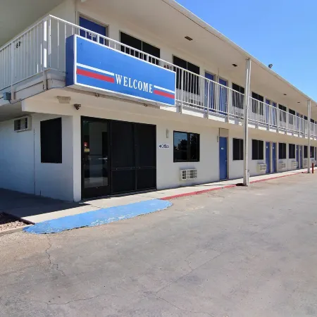 Motel 6 Carlsbad, NM