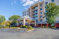 Quality Inn Boston-Revere Hotels in der Nähe von Sunglass Hut