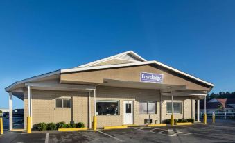 Travelodge by Wyndham Orangeburg