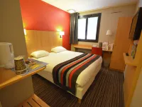Kyriad Dijon Est - Mirande Hotels near ESIREM Engineering School