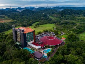 Summit Rainforest & Golf Resort