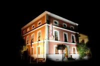 Puente Romano Hotels in Cangas de Onís