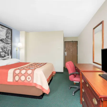 Super 8 by Wyndham Warner Robins
