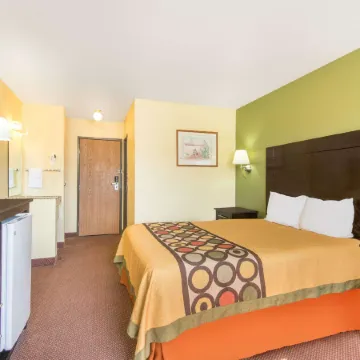 Super 8 by Wyndham Moriarty