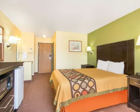 Super 8 by Wyndham Moriarty Hotels in Moriarty