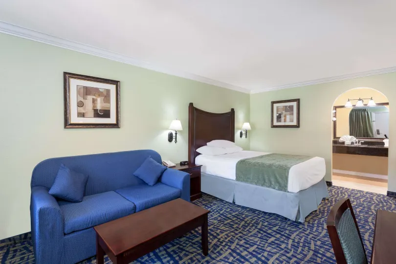 Travelodge by Wyndham Orange County Airport/ Costa Mesa