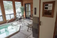 Whispering Pines Hotel a June Lake