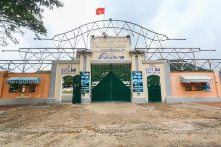 Marine Hotel & Apartment