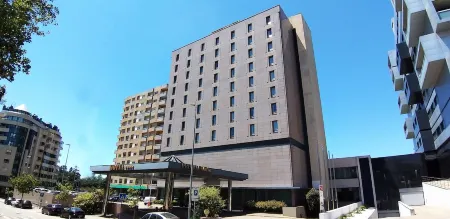 Hotel Premium Porto Maia Отели рядом с достопримечательностью «Terminal 1 of Francisco Sa Carneiro Airport»