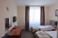 Centrum Konferencyjno-Apartamentowe Mrówka Hotels in Gora Kalwaria