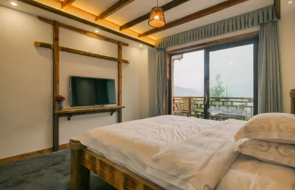 芙蓉鎮爾卓山谷民宿（後街1號分店）