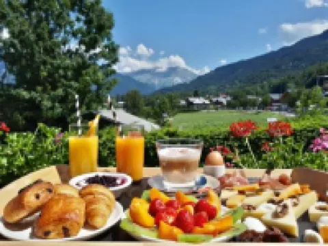 Café-Hôtel le Morillon, Domaine du Grand Massif-Samoëns Hotels in Morillon