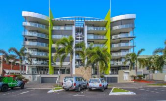 Stylish Park View City Apartment 103 - Housity