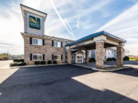 Quality Inn & Suites Hendersonville - Flat Rock Hotels in Henderson County