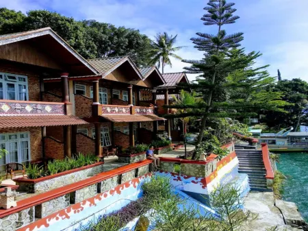 Samosir Villa Resort Отели в г. Simanindo