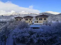 Villafound Shangri-La Womasto Resort - Sea View