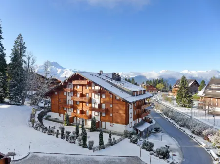 Rhodonite 33 Отели рядом с достопримечательностью «Aiglon College»