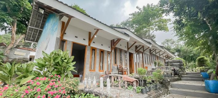 Urbanview Hotel d'Pineapple Villa Ciater by RedDoorz Hotele w: Ciater