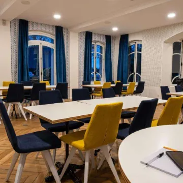 Mayrena Hotel Отели в г. Э