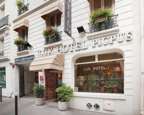 Hôtel Lux Picpus Hotels near 12th arr.