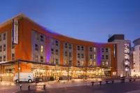 Holiday Inn Express Portsmouth - Gunwharf Quays Hotels near Park Building