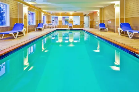 Holiday Inn Express & Suites Magee Отели в г. Меджи